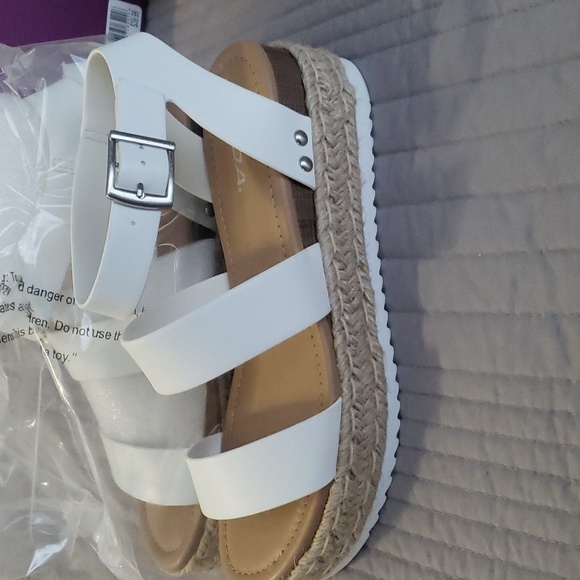 Platform sandals size 9M New Never Worn - Picture 3 of 3
